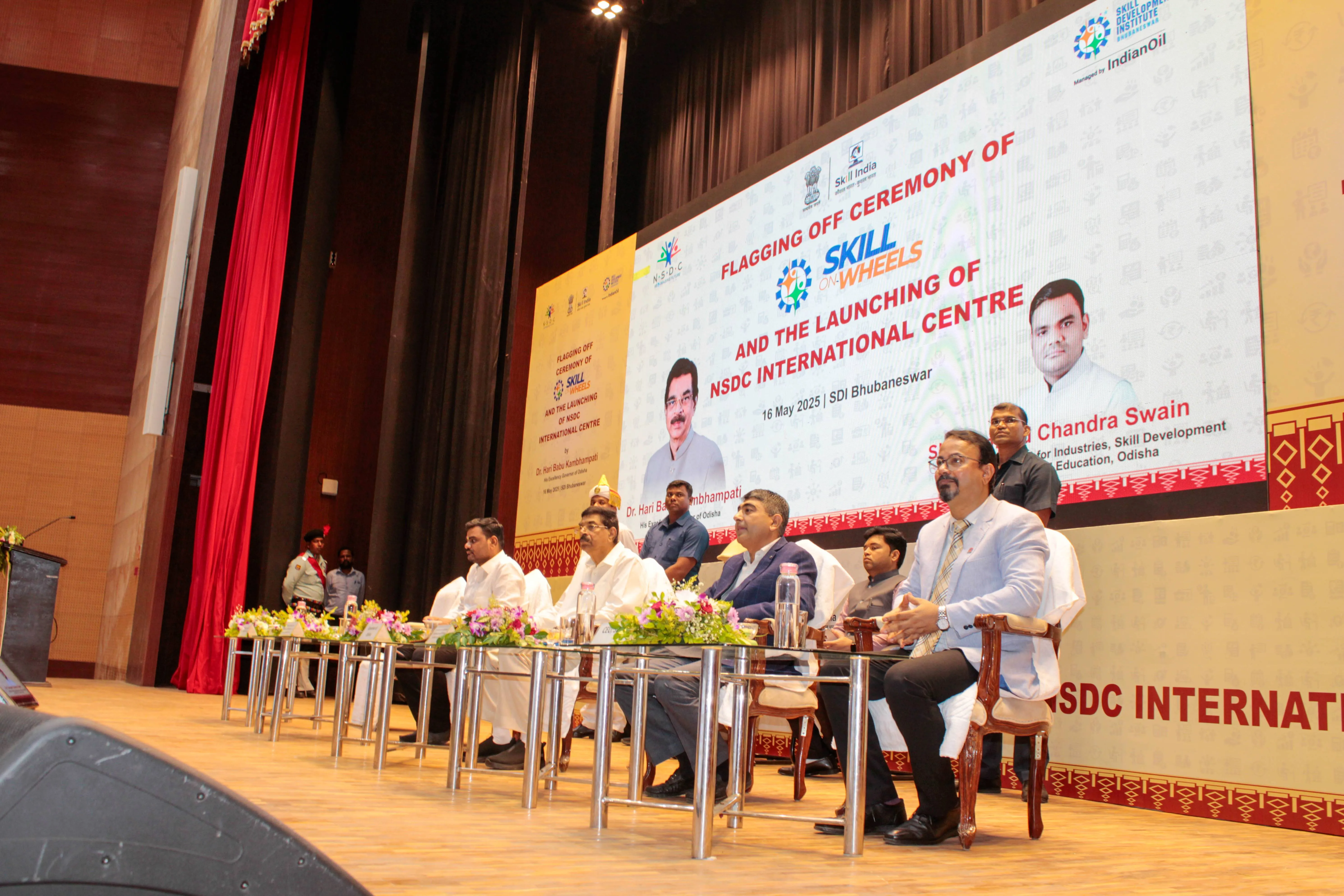 Odisha Governor flags off ‘Skill on Wheel’ in SDI Bhubaneswar — photo 2