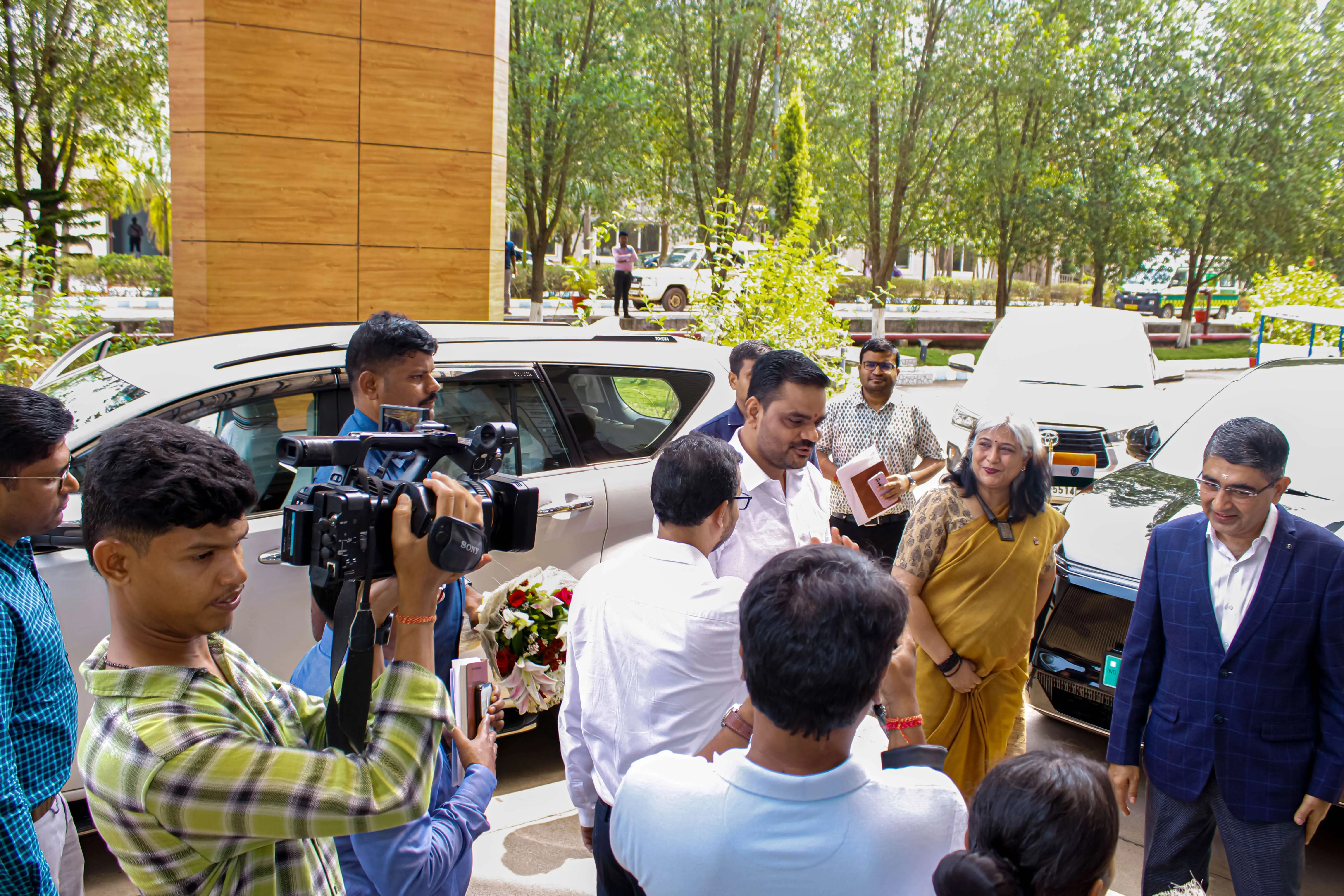 Odisha Governor flags off ‘Skill on Wheel’ in SDI Bhubaneswar — photo 11