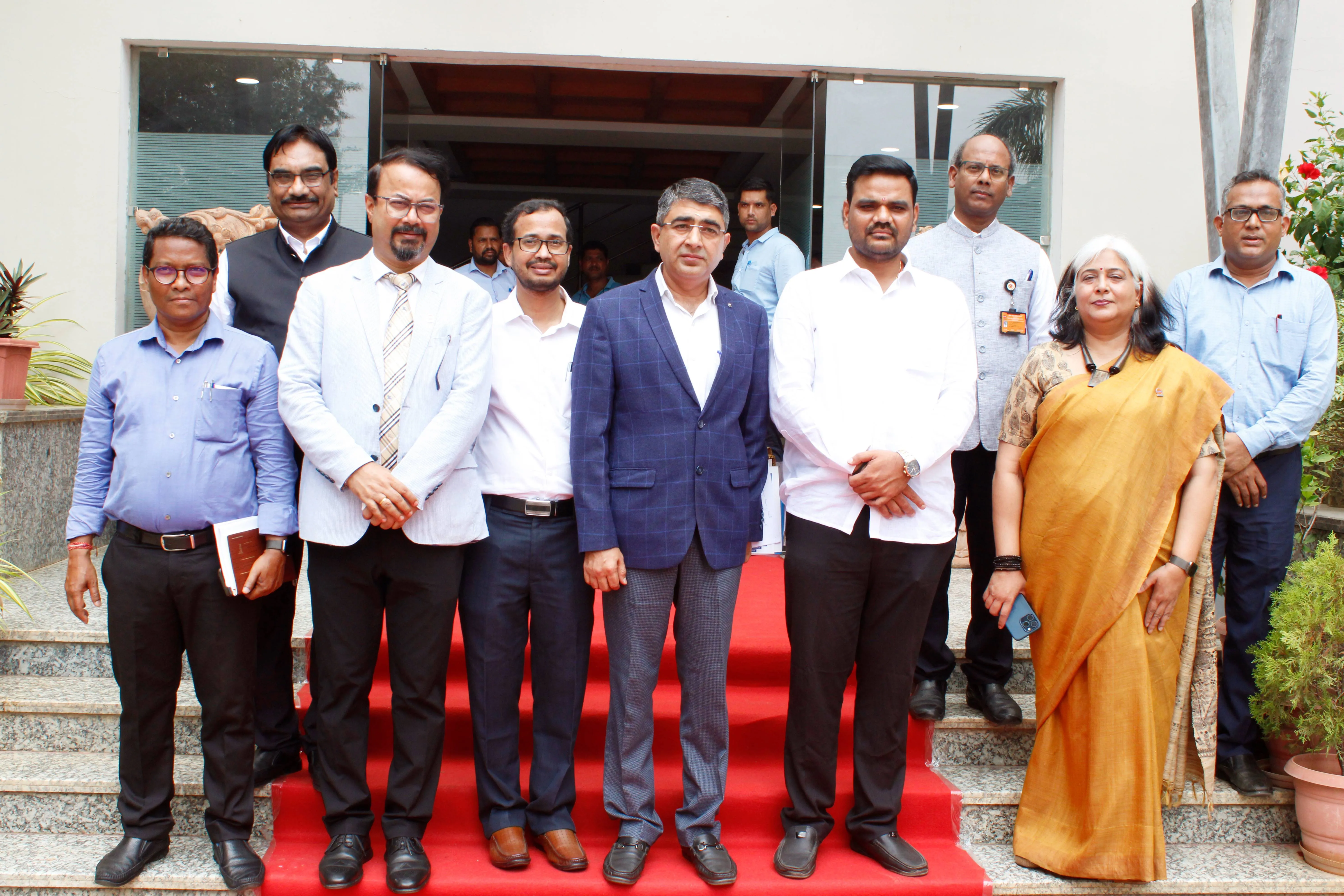 Odisha Governor flags off ‘Skill on Wheel’ in SDI Bhubaneswar — photo 3