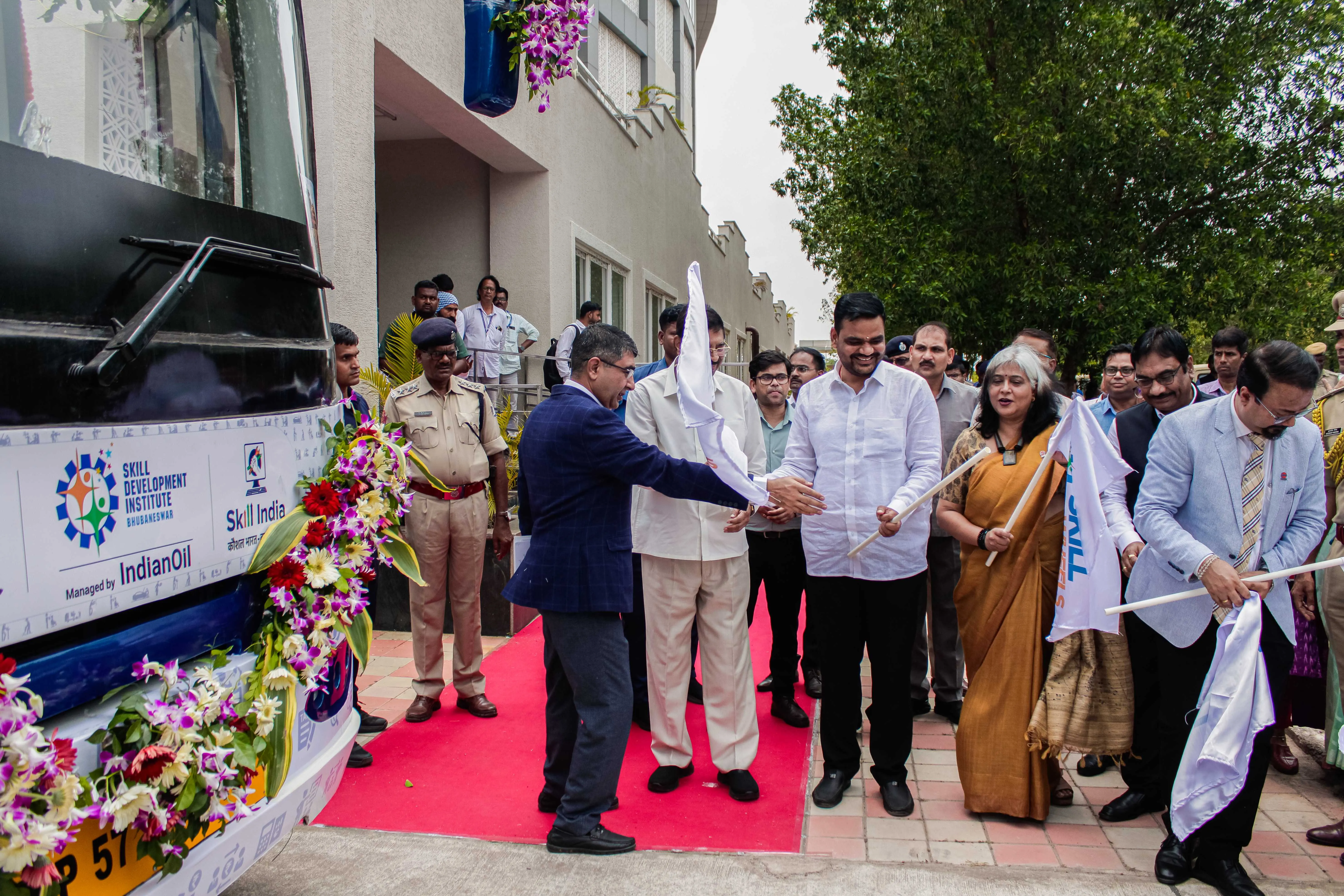 Odisha Governor flags off ‘Skill on Wheel’ in SDI Bhubaneswar — photo 4