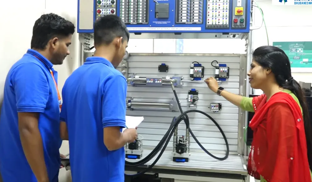 Mechatronics Designer and System Integrator — gallery photo 4